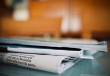 Redaktionstipp auf Newspaper newspapers weekly reading 4565916