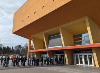 Besuch bei den Chemnitzer Linux-Tagen 2024 Einlass CLT TU Chemnitz